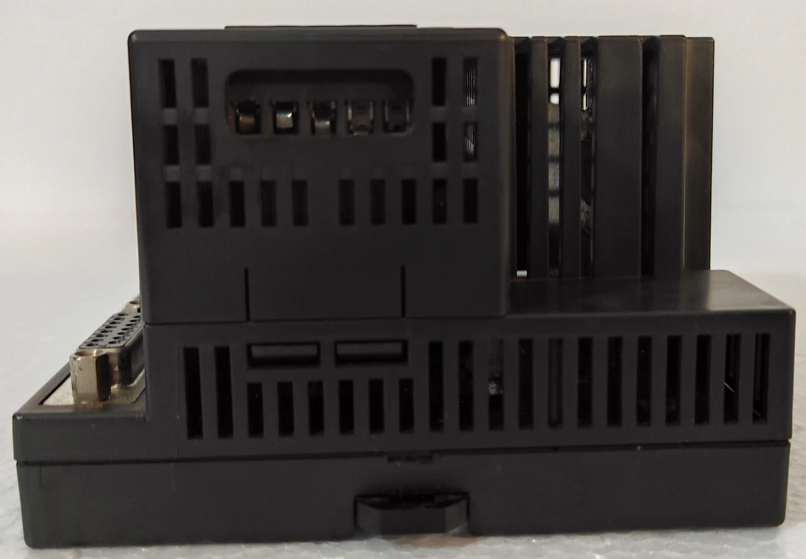 admin/uploads/uploads/GE FANUC cpu005 C200PWR002G VERSAMAX POWER_1.webp